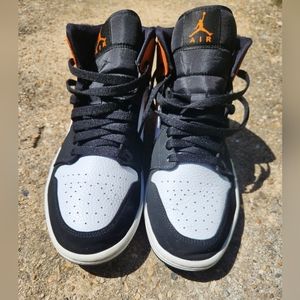 Air Jordan 1 mid shattered backboard